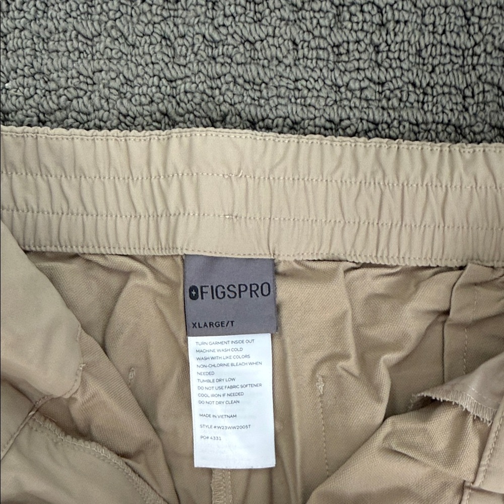 FigsPro Women’s Tan Elastic-Waist Jogger Pants